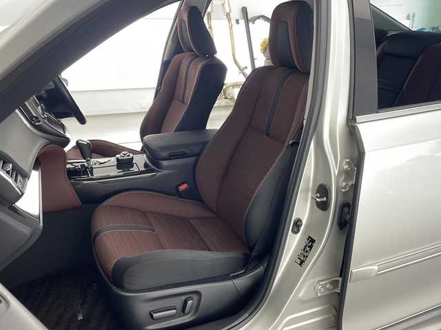 トヨタ クラウン ハイブリッド アスリートS 宮崎県 2013(平25)年 14.1万km プレシャスシルバー 禁煙車/社外8型SDナビ(AVIC-RL99)/フルセグTV/CD/DVD/Bluetooth/クルーズコントロール/スマートキー　スペア1本/ステアリングスイッチ/D/Nパワーシート/D/Nシートヒーター/プッシュスタート/電動格納ミラー/純正フロアマット/純正17インチアルミホイル/純正LEDオートライト/純正LEDフォグ/オートエアコン/バックカメラ/ETC