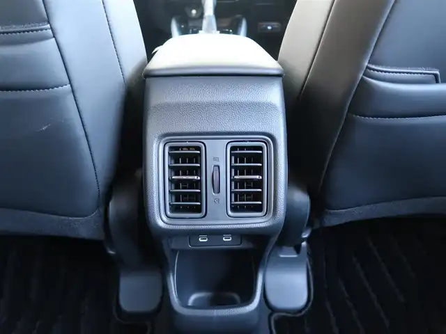 ホンダ ヴェゼル ハイブリッド e:HEV Z 石川県 2025(令7)年 0.3万km プレミアムクリスタルレッドM プッシュスタート/スマートキー2本/アクティブクルーズコントロール/ステアリングヒーター/パーキングセンサー/ハンズフリーアクセスパワーゲート/パドルシフト/ビルトインETC/Fシートヒーター/FRソナーセンサー/黒ハーフレザーシート/ヒルディセントコントロール/アダプティブドライビングビーム/ドアバイザー/Fフォグランプ/純正フロアマット