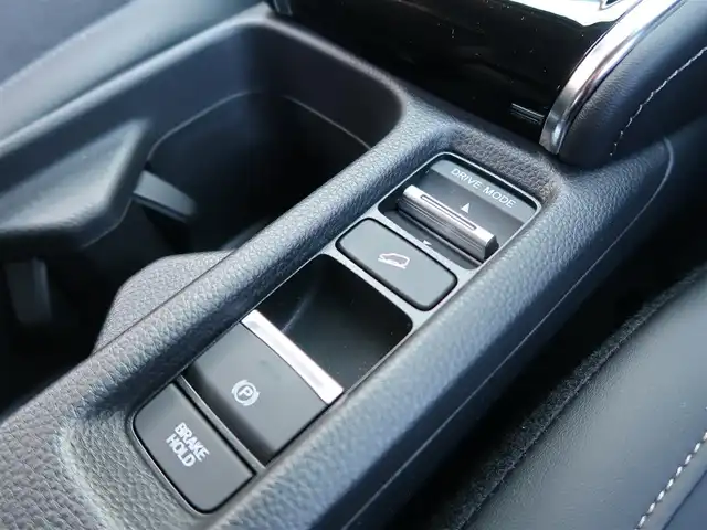 ホンダ ヴェゼル ハイブリッド e:HEV Z 石川県 2025(令7)年 0.3万km プレミアムクリスタルレッドM プッシュスタート/スマートキー2本/アクティブクルーズコントロール/ステアリングヒーター/パーキングセンサー/ハンズフリーアクセスパワーゲート/パドルシフト/ビルトインETC/Fシートヒーター/FRソナーセンサー/黒ハーフレザーシート/ヒルディセントコントロール/アダプティブドライビングビーム/ドアバイザー/Fフォグランプ/純正フロアマット