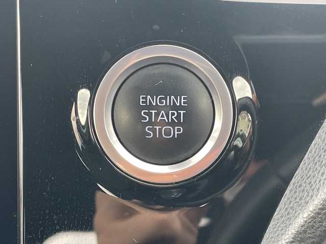 トヨタ ノア S－G 神奈川県 2022(令4)年 5万km ホワイトパールクリスタルシャイン ・トヨタセーフティセンス/・純正ディスプレイオーディオ/・電動パーキング（オートホールド）/・シートヒーター