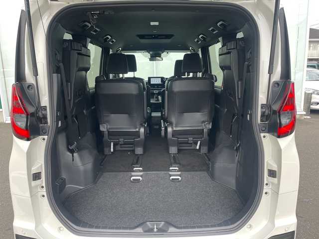 トヨタ ノア S－G 神奈川県 2022(令4)年 5万km ホワイトパールクリスタルシャイン ・トヨタセーフティセンス/・純正ディスプレイオーディオ/・電動パーキング（オートホールド）/・シートヒーター