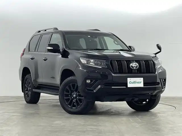 トヨタ ランドクルーザー プラド TX Lパッケージ マットブラED 福島県 2023(令5)年 2.1万km ブラック トヨタセーフティーセンス/・車線逸脱警報/・衝撃軽減ブレーキ/・先行車発車警報/・道路標識認識システム/・盗難防止装置/・レーダークルーズコントロール/・コーナーセンサー前後/純正9インチＳＤナビ　/・フルセグＴＶ/・バックカメラ/・Bluetooth接続/・CD/DVD/・AM、FM/・ビルトインETC2.0/・USB/・HDMI/・ステアリングスイッチ/４WD/ワンオーナー/サンルーフ/ルーフレール/デジタルインナーミラー /前席パワーシート/前席シートヒーター /前席エアシート  /レザーシート/レザーハンドル/LEDヘッドライト/フォグランプ/オートライト/オートマチックハイビーム/ウィンカーミラー/純正アルミホイール/純正フロアマット/プッシュスタート/スマートキー/スペアキー