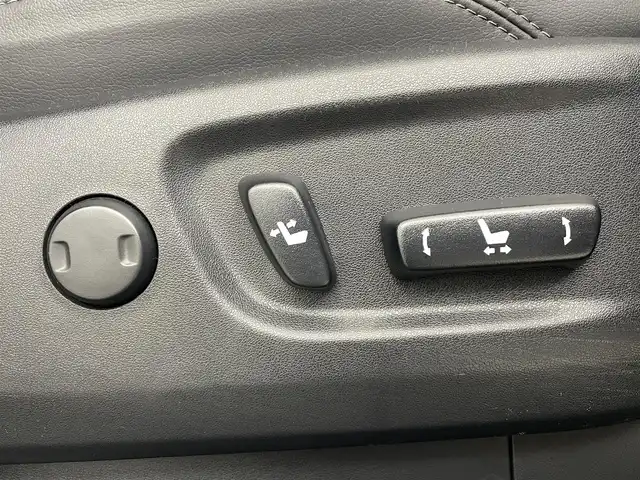 トヨタ ランドクルーザー プラド TX Lパッケージ マットブラED 福島県 2023(令5)年 2.1万km ブラック トヨタセーフティーセンス/・車線逸脱警報/・衝撃軽減ブレーキ/・先行車発車警報/・道路標識認識システム/・盗難防止装置/・レーダークルーズコントロール/・コーナーセンサー前後/純正9インチＳＤナビ　/・フルセグＴＶ/・バックカメラ/・Bluetooth接続/・CD/DVD/・AM、FM/・ビルトインETC2.0/・USB/・HDMI/・ステアリングスイッチ/４WD/ワンオーナー/サンルーフ/ルーフレール/デジタルインナーミラー /前席パワーシート/前席シートヒーター /前席エアシート  /レザーシート/レザーハンドル/LEDヘッドライト/フォグランプ/オートライト/オートマチックハイビーム/ウィンカーミラー/純正アルミホイール/純正フロアマット/プッシュスタート/スマートキー/スペアキー