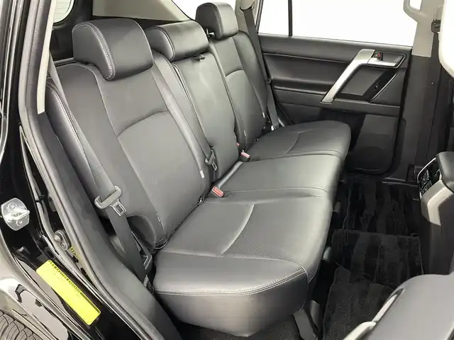 トヨタ ランドクルーザー プラド TX Lパッケージ マットブラED 福島県 2023(令5)年 2.1万km ブラック トヨタセーフティーセンス/・車線逸脱警報/・衝撃軽減ブレーキ/・先行車発車警報/・道路標識認識システム/・盗難防止装置/・レーダークルーズコントロール/・コーナーセンサー前後/純正9インチＳＤナビ　/・フルセグＴＶ/・バックカメラ/・Bluetooth接続/・CD/DVD/・AM、FM/・ビルトインETC2.0/・USB/・HDMI/・ステアリングスイッチ/４WD/ワンオーナー/サンルーフ/ルーフレール/デジタルインナーミラー /前席パワーシート/前席シートヒーター /前席エアシート  /レザーシート/レザーハンドル/LEDヘッドライト/フォグランプ/オートライト/オートマチックハイビーム/ウィンカーミラー/純正アルミホイール/純正フロアマット/プッシュスタート/スマートキー/スペアキー