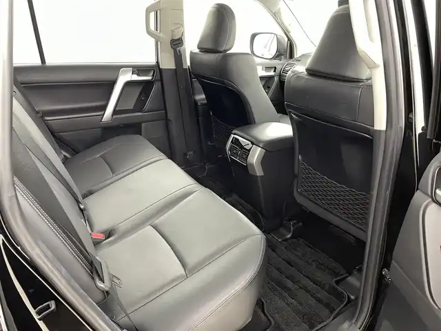 トヨタ ランドクルーザー プラド TX Lパッケージ マットブラED 福島県 2023(令5)年 2.1万km ブラック トヨタセーフティーセンス/・車線逸脱警報/・衝撃軽減ブレーキ/・先行車発車警報/・道路標識認識システム/・盗難防止装置/・レーダークルーズコントロール/・コーナーセンサー前後/純正9インチＳＤナビ　/・フルセグＴＶ/・バックカメラ/・Bluetooth接続/・CD/DVD/・AM、FM/・ビルトインETC2.0/・USB/・HDMI/・ステアリングスイッチ/４WD/ワンオーナー/サンルーフ/ルーフレール/デジタルインナーミラー /前席パワーシート/前席シートヒーター /前席エアシート  /レザーシート/レザーハンドル/LEDヘッドライト/フォグランプ/オートライト/オートマチックハイビーム/ウィンカーミラー/純正アルミホイール/純正フロアマット/プッシュスタート/スマートキー/スペアキー