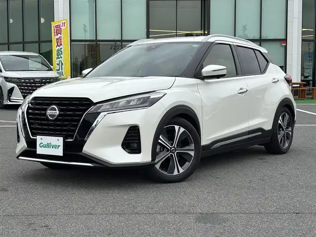 日産 キックス X ツートーンインテリアED 奈良県 2020(令2)年 3.1万km ブリリアントホワイトパール 純正９インチナビ　/フルセグテレビ　/ｂｌｕｅｔｏｏｔｈ　/アラウンドビューモニター　/インテリジェントミラー　/シート―ヒーター　/ステアリングヒーター　/プロパイロット　/革シート　/純正ホイール　/ＵＳＢポート