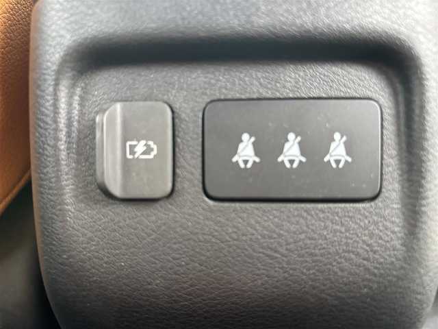 日産 キックス X ツートーンインテリアED 奈良県 2020(令2)年 3.1万km ブリリアントホワイトパール 純正９インチナビ　/フルセグテレビ　/ｂｌｕｅｔｏｏｔｈ　/アラウンドビューモニター　/インテリジェントミラー　/シート―ヒーター　/ステアリングヒーター　/プロパイロット　/革シート　/純正ホイール　/ＵＳＢポート