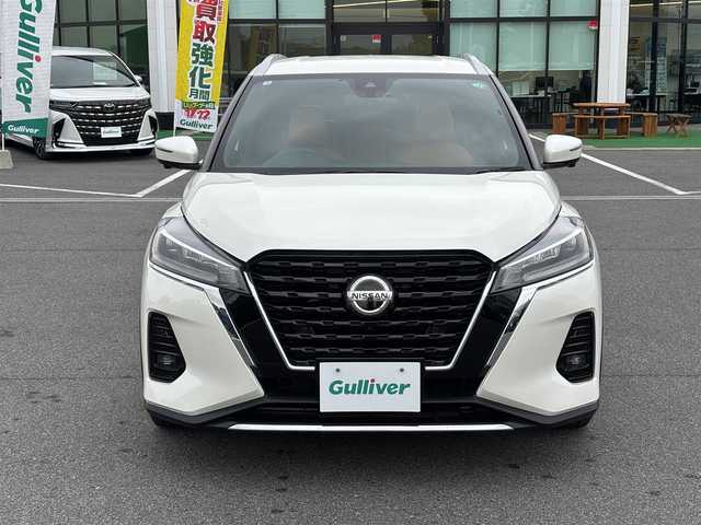 日産 キックス X ツートーンインテリアED 奈良県 2020(令2)年 3.1万km ブリリアントホワイトパール 純正９インチナビ　/フルセグテレビ　/ｂｌｕｅｔｏｏｔｈ　/アラウンドビューモニター　/インテリジェントミラー　/シート―ヒーター　/ステアリングヒーター　/プロパイロット　/革シート　/純正ホイール　/ＵＳＢポート