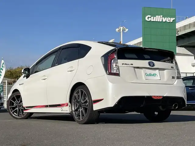 トヨタ プリウス S ツーリングセレ G’s 愛知県 2014(平26)年 13.1万km ホワイトパールクリスタルシャイン Ｇｚ/純正ＳＤナビ/Ｆ・Ｂカメラ　/ＤＴＶ　/ＢＴ　/ＣＤ／ＤＶＤ　/純正Ｆドラレコ　/Ｇｚ専用フロアマット・シート・外装ステッカー　/プッシュスタート　/ＥＴＣ　/Ｇｚ純正１８インチＡＷ