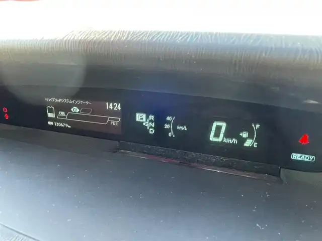 トヨタ プリウス S ツーリングセレ G’s 愛知県 2014(平26)年 13.1万km ホワイトパールクリスタルシャイン Ｇｚ/純正ＳＤナビ/Ｆ・Ｂカメラ　/ＤＴＶ　/ＢＴ　/ＣＤ／ＤＶＤ　/純正Ｆドラレコ　/Ｇｚ専用フロアマット・シート・外装ステッカー　/プッシュスタート　/ＥＴＣ　/Ｇｚ純正１８インチＡＷ