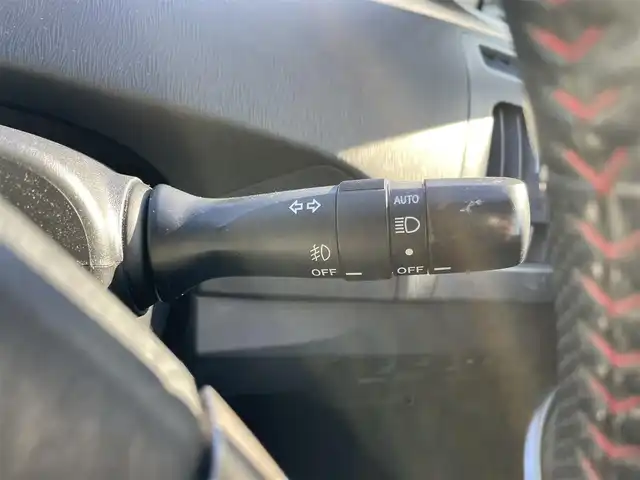 トヨタ プリウス S ツーリングセレ G’s 和歌山県 2014(平26)年 13.1万km ホワイトパールクリスタルシャイン (株)IDOMが運営する【じしゃロン和歌山店】の自社ローン対象車両になります。こちらは現金ご利用時の価格です。/自社ローンご希望の方は別途その旨お申付け下さい。/純正ＳＤナビ/Ｆ・Ｂカメラ　/ＤＴＶ　/ＢＴ　/ＣＤ／ＤＶＤ　/純正Ｆドラレコ　/Ｇｚ専用フロアマット・シート/プッシュスタート　/ＥＴＣ　/Ｇｚ純正１８インチＡＷ