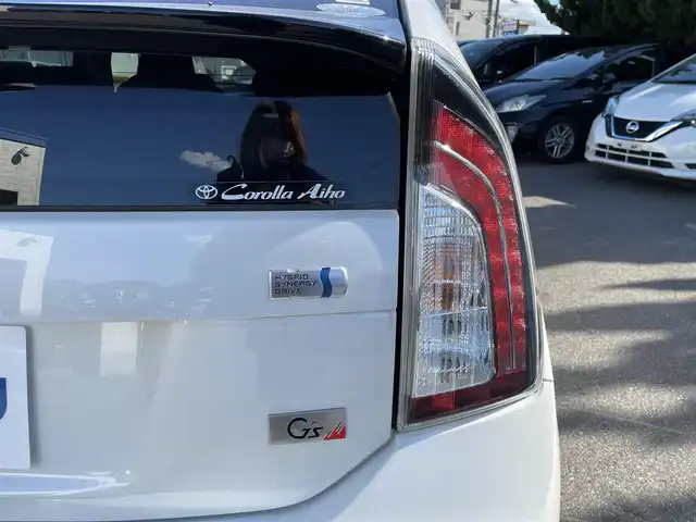 トヨタ プリウス S ツーリングセレ G’s 和歌山県 2014(平26)年 13.1万km ホワイトパールクリスタルシャイン (株)IDOMが運営する【じしゃロン和歌山店】の自社ローン対象車両になります。こちらは現金ご利用時の価格です。/自社ローンご希望の方は別途その旨お申付け下さい。/純正ＳＤナビ/Ｆ・Ｂカメラ　/ＤＴＶ　/ＢＴ　/ＣＤ／ＤＶＤ　/純正Ｆドラレコ　/Ｇｚ専用フロアマット・シート/プッシュスタート　/ＥＴＣ　/Ｇｚ純正１８インチＡＷ