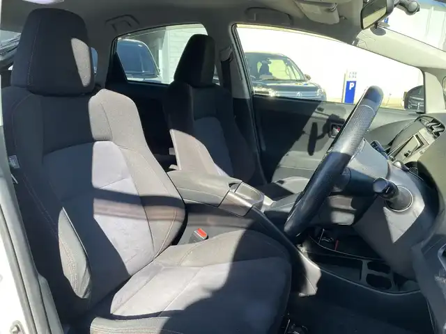 トヨタ プリウス S ツーリングセレ G’s 和歌山県 2014(平26)年 13.1万km ホワイトパールクリスタルシャイン (株)IDOMが運営する【じしゃロン和歌山店】の自社ローン対象車両になります。こちらは現金ご利用時の価格です。/自社ローンご希望の方は別途その旨お申付け下さい。/純正ＳＤナビ/Ｆ・Ｂカメラ　/ＤＴＶ　/ＢＴ　/ＣＤ／ＤＶＤ　/純正Ｆドラレコ　/Ｇｚ専用フロアマット・シート/プッシュスタート　/ＥＴＣ　/Ｇｚ純正１８インチＡＷ