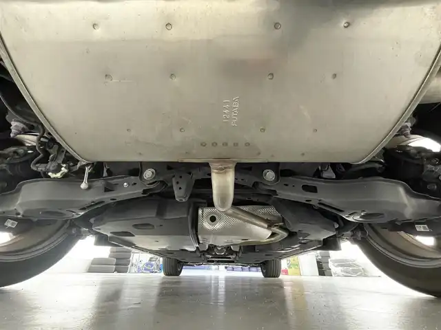 レクサス ＵＸ 滋賀県 2020(令2)年 4.8万km ソニッククォーツ 純正10.3インチナビ/【Bluetooth/CD/DVD/フルセグTV】/サンルーフ/レザーシート/バックカメラ/レーダークルーズコントロール/クリアランスソナー/LEDヘッドライト/オートマチックハイビーム/衝突軽減ブレーキ/前後ドライブレコーダー/レーンディパーチャーアラート/D/Nパワーシート/D/Nシートヒーター/ステアリングヒーター/ビルトインETC2.0/パワーバックドア/電動パーキングブレーキ/オートブレーキホールド/プッシュスタート/スマートキー/ステアリングリモコン