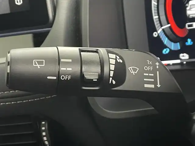 日産 エクストレイル G e－4ORCE 埼玉県 2023(令5)年 3万km ブリリアントホワイトパール 純正１２．３型ナビ　全方位　温シート　ＨＵＤ　ＢＳＭ　ＥＴＣ　ドライブレコーダー　ＬＥＤ　フルセグ　プロパイロット　液晶ミラー　パワーバックドア　パワーシート　ダウンヒルアシスト　置くだけ充電