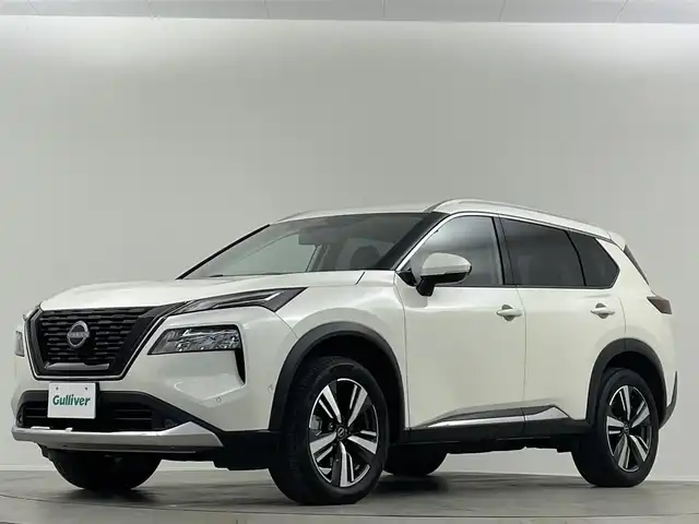 日産 エクストレイル G e－4ORCE 埼玉県 2023(令5)年 3万km ブリリアントホワイトパール 純正１２．３型ナビ　全方位　温シート　ＨＵＤ　ＢＳＭ　ＥＴＣ　ドライブレコーダー　ＬＥＤ　フルセグ　プロパイロット　液晶ミラー　パワーバックドア　パワーシート　ダウンヒルアシスト　置くだけ充電