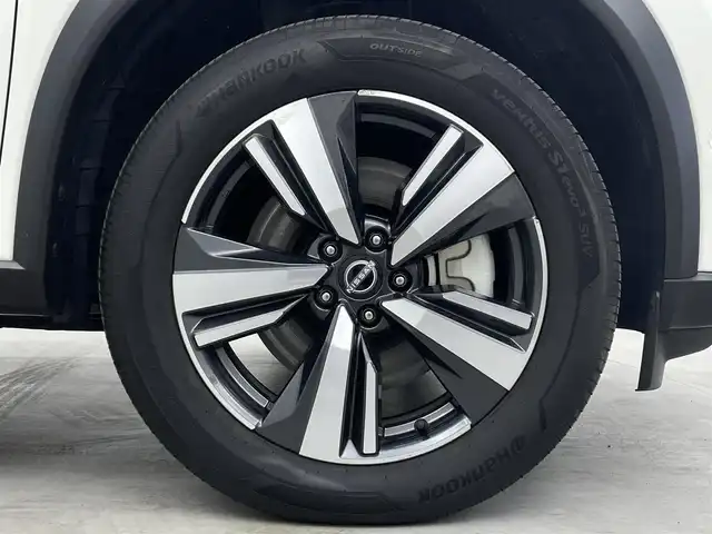 日産 エクストレイル G e－4ORCE 埼玉県 2023(令5)年 3万km ブリリアントホワイトパール 純正１２．３型ナビ　全方位　温シート　ＨＵＤ　ＢＳＭ　ＥＴＣ　ドライブレコーダー　ＬＥＤ　フルセグ　プロパイロット　液晶ミラー　パワーバックドア　パワーシート　ダウンヒルアシスト　置くだけ充電