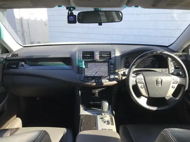 トヨタ クラウン アスリート プレミアムエディション 栃木県 2012(平24)年 9.4万km ホワイトパールクリスタルシャイン (株)IDOMが運営する【じしゃロン小山店】の自社ローン対象車両になります。こちらは現金ご利用時の価格です。/自社ローンご希望の方は別途その旨お申付け下さい。//禁煙車/純正フルセグナビ/（CD/DVD/AM/FMラジオ）/(Bluetooth)/スマートキー/プッシュスタート/バックカメラ/ＥＴＣ/クルーズコントロール/ドライブレコーダー/パワーシート/シートメモリー/シートヒーター/エアシート/後部座席サンシェード/ステアリングリモコン/電動格納ドアミラー/パワーウインドウ/オートライト/自動防眩ミラー