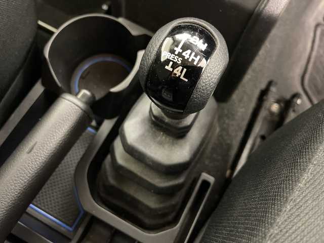 スズキ ジムニー XL 道央・札幌 2019(令1)年 4.6万km シフォンアイボリーM ・ワンオーナー/・4WD/・寒冷地仕様/・社外ナビ&TV&CD&DVD&BT/・バックカメラ/・衝突軽減ブレーキ/・レーンキープアシスト/・前席シートヒーター/・ドアミラーヒーター/・ビルトインETC/・社外前後ドライブレコーダー/・スマートキー/・スペアキー