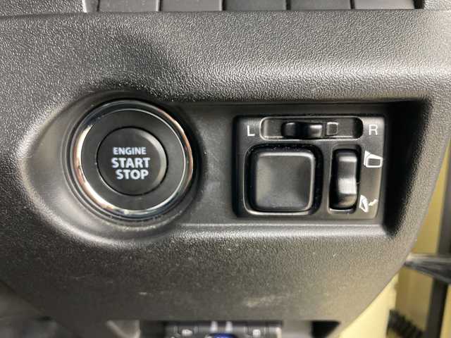 スズキ ジムニー XL 道央・札幌 2019(令1)年 4.6万km シフォンアイボリーM ・ワンオーナー/・4WD/・寒冷地仕様/・社外ナビ&TV&CD&DVD&BT/・バックカメラ/・衝突軽減ブレーキ/・レーンキープアシスト/・前席シートヒーター/・ドアミラーヒーター/・ビルトインETC/・社外前後ドライブレコーダー/・スマートキー/・スペアキー