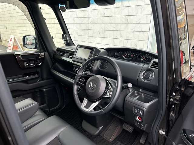 ホンダ Ｎ ＢＯＸ 千葉県 2020(令2)年 3.7万km プレミアムグラマラスブロンズP ワンオーナー/ホンダセンシング/・衝突軽減ブレーキ/・誤発進抑制機能/・レーンキープアシスト/・アダプティブクルーズコントロール/・先行者発進お知らせ機能/・標識認識機能/純正メモリーナビゲーション/【Bluetooth・フルセグTV・CD・DVD・SD・iPod】/バックカメラ/USB入力端子/エンジンプッシュスタート/・スマートキー/・スペアキー/LEDヘッドライト/・オートハイビーム/・オートライト/・フォグランプ/ステアリングリモコン/・パドルシフト/両側パワースライドドア/ビルトインETC/前席シートヒーター/横滑り防止装置/純正フロアマット/保証書/取扱説明書/記録薄