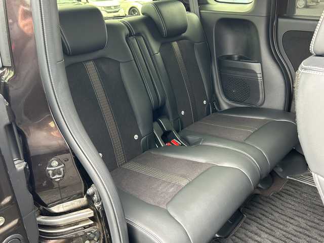 ホンダ Ｎ ＢＯＸ 千葉県 2020(令2)年 3.7万km プレミアムグラマラスブロンズP ワンオーナー/ホンダセンシング/・衝突軽減ブレーキ/・誤発進抑制機能/・レーンキープアシスト/・アダプティブクルーズコントロール/・先行者発進お知らせ機能/・標識認識機能/純正メモリーナビゲーション/【Bluetooth・フルセグTV・CD・DVD・SD・iPod】/バックカメラ/USB入力端子/エンジンプッシュスタート/・スマートキー/・スペアキー/LEDヘッドライト/・オートハイビーム/・オートライト/・フォグランプ/ステアリングリモコン/・パドルシフト/両側パワースライドドア/ビルトインETC/前席シートヒーター/横滑り防止装置/純正フロアマット/保証書/取扱説明書/記録薄