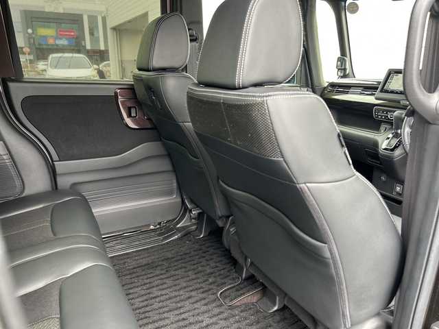 ホンダ Ｎ ＢＯＸ 千葉県 2020(令2)年 3.7万km プレミアムグラマラスブロンズP ワンオーナー/ホンダセンシング/・衝突軽減ブレーキ/・誤発進抑制機能/・レーンキープアシスト/・アダプティブクルーズコントロール/・先行者発進お知らせ機能/・標識認識機能/純正メモリーナビゲーション/【Bluetooth・フルセグTV・CD・DVD・SD・iPod】/バックカメラ/USB入力端子/エンジンプッシュスタート/・スマートキー/・スペアキー/LEDヘッドライト/・オートハイビーム/・オートライト/・フォグランプ/ステアリングリモコン/・パドルシフト/両側パワースライドドア/ビルトインETC/前席シートヒーター/横滑り防止装置/純正フロアマット/保証書/取扱説明書/記録薄