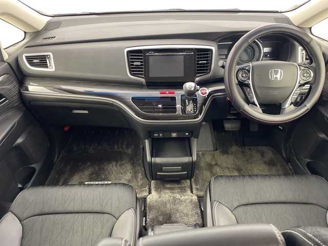 ホンダ オデッセイ ハイブリッド アブソルートセンシングEXパック 鹿児島県 2017(平29)年 3.7万km ホワイトオーキッドパール Honda SENSING/●衝突軽減ブレーキ 〈CMBS〉/●歩行者事故低減ステアリング/●ACC 〈アダプティブ・クルーズ・コントロール〉/●LKAS 〈車線維持支援システム〉/●路外逸脱抑制機能/●誤発進抑制機能/●先行車発進お知らせ機能/●標識認識機能/HondaインターナETC車載器（ナビ連動）/マルチビューカメラシステム/スマートパーキングアシストシステム/手動開閉リアエンターテインメントシステム/両側パワースライドドア/LEDルームランプ/LEDヘッドライト/コンフォートビューパッケージ/サイドエアバッグ＋サイドカーテンエアバッグ/純正17インチアルミホイール/ブラインドスポットインフォメーション/アクティブコーナリングライト/センターコンソールボックス/大型アームレスト/AC電源1500W/2列目大型ロールサンシェード/オートパワーウィンドウ/本革巻きステアリングホイール/運転席8ウェイパワーシート/LEDアウターウエルカムライト