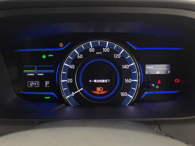 ホンダ オデッセイ ハイブリッド アブソルートセンシングEXパック 鹿児島県 2017(平29)年 3.7万km ホワイトオーキッドパール Honda SENSING/●衝突軽減ブレーキ 〈CMBS〉/●歩行者事故低減ステアリング/●ACC 〈アダプティブ・クルーズ・コントロール〉/●LKAS 〈車線維持支援システム〉/●路外逸脱抑制機能/●誤発進抑制機能/●先行車発進お知らせ機能/●標識認識機能/HondaインターナETC車載器（ナビ連動）/マルチビューカメラシステム/スマートパーキングアシストシステム/手動開閉リアエンターテインメントシステム/両側パワースライドドア/LEDルームランプ/LEDヘッドライト/コンフォートビューパッケージ/サイドエアバッグ＋サイドカーテンエアバッグ/純正17インチアルミホイール/ブラインドスポットインフォメーション/アクティブコーナリングライト/センターコンソールボックス/大型アームレスト/AC電源1500W/2列目大型ロールサンシェード/オートパワーウィンドウ/本革巻きステアリングホイール/運転席8ウェイパワーシート/LEDアウターウエルカムライト