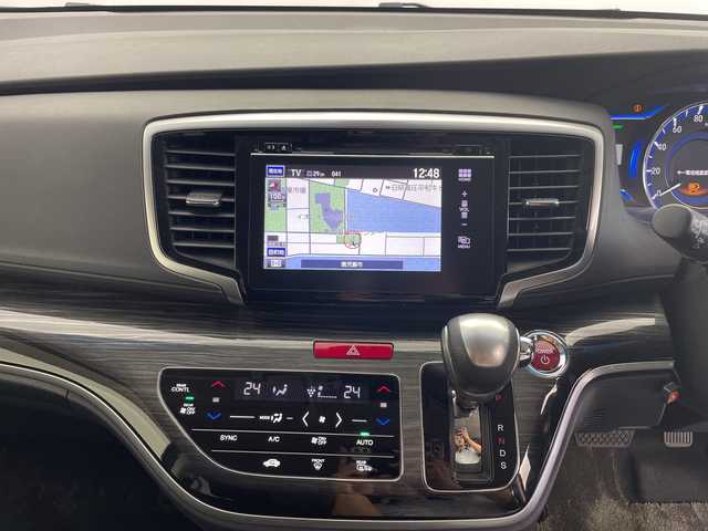 ホンダ オデッセイ ハイブリッド アブソルートセンシングEXパック 鹿児島県 2017(平29)年 3.7万km ホワイトオーキッドパール Honda SENSING/●衝突軽減ブレーキ 〈CMBS〉/●歩行者事故低減ステアリング/●ACC 〈アダプティブ・クルーズ・コントロール〉/●LKAS 〈車線維持支援システム〉/●路外逸脱抑制機能/●誤発進抑制機能/●先行車発進お知らせ機能/●標識認識機能/HondaインターナETC車載器（ナビ連動）/マルチビューカメラシステム/スマートパーキングアシストシステム/手動開閉リアエンターテインメントシステム/両側パワースライドドア/LEDルームランプ/LEDヘッドライト/コンフォートビューパッケージ/サイドエアバッグ＋サイドカーテンエアバッグ/純正17インチアルミホイール/ブラインドスポットインフォメーション/アクティブコーナリングライト/センターコンソールボックス/大型アームレスト/AC電源1500W/2列目大型ロールサンシェード/オートパワーウィンドウ/本革巻きステアリングホイール/運転席8ウェイパワーシート/LEDアウターウエルカムライト