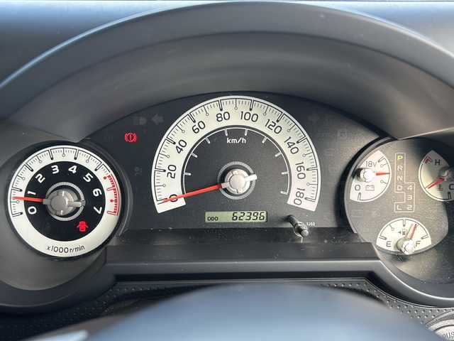 トヨタ ＦＪクルーザー 鳥取県 2012(平24)年 6.3万km ブラック/ホワイト VSC&TRC/（Vehicle Stability Control & Traction Control）/SRSサイド＆カーテンエアバッグ/前後席3点式シートベルト/マニュアルエアコン/ワイヤレスドアロックリモートコントロール/バックソナー/1GR-FE型 4.0L V6エンジン/本格的な4WDシステム（パートタイム4WD）/ビルシュタイン製モノチューブダンパー（X-REAS装着車）/社外ナビ/AM/FM、CD/DVD/フルセグTV、Bluetooth、/ドアバイザー/ETC/iPod