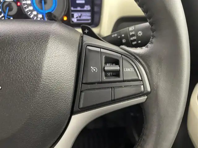スズキ クロスビー HYBRID MZ 群馬県 2020(令2)年 4.4万km キャラバンアイボリーパールメタリック/ホワイト 2トーンルーフ 純正８インチナビ/・AM/FM/Bluetooth/USB/フルセグTV/CD/DVD/デュアルセンサーブレーキサポート/ ・後退時ブレーキサポート/ ・車線逸脱警報機能/ ・パーキングソナー/ ・横滑り防止装置/ ・ハイビームアシスト/クルーズコントロール/パドルシフト/前席シートヒーター/ビルトインETC/純正前後方ドライブレコーダー(CA-DRZ3DZA)/プッシュスタート/スマートキー/スペアキー有