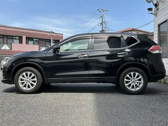 日産 エクストレイル 20X エマージェンシーブレーキ 福岡県 2015(平27)年 7.4万km ダイヤモンドブラック 純正メモリーナビ【AVN-SZ04iW】/ (AM/FM/Bluetooth/DVD/CD/DS/フルセグTV)/バックカメラ/カプロンシート/走行支援/安全装備/・車線逸脱警報/・エマージェンシーブレーキ/・コーナーセンサー/・横滑り防止/シートヒーター/プッシュスタート/オートライト/電格ミラー/ドアミラーヒーター/KENWOODドライブレコーダー【KNA-DR350】/ビルトインETC/盗難防止装置/ISOFIX/スペアキー×1/エンジンスターター/（積載）純正17インチアルミホイール×4/保証書/取扱説明書/ナビ取扱説明書
