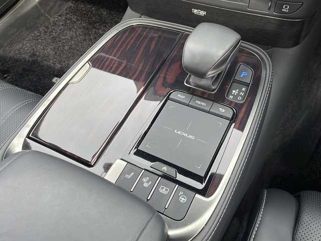 レクサス ＬＳ 500h バージョンL AdvancedDrive 岐阜県 2022(令4)年 5.1万km グラファイトブラックガラスフレーク 純正ディスプレイオーディオ　/全方位カメラ　/ドライブレコーダー　/レーダークルーズコントロール　/ビルトインＥＴＣ２．０　/サンルーフ　/衝突軽減システム　/パーキングアシスト　/盗難防止装置　/レーンキープアシスト/横滑り防止装置/前後コーナーセンサー/全席パワーシート/全席シートヒーター/全席エアシート/ステアリングヒーター/リア電動サンシェード/マークレビンソンオーディオシステム/LEDヘッドライト/オートハイビーム/オートライト/プッシュスタート/スマートキー