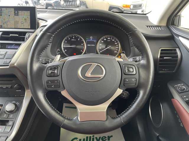 レクサス ＮＸ 200t Iパッケージ 和歌山県 2016(平28)年 1.8万km グラファイトブラックガラスフレーク 純正ナビ（AM/FM/CD/DVD/SD/VTR/AUX/Bluetooth/ワンセグ・フルセグTV）/サンルーフ/レザーシート/シートメモリー/シートヒーター/D/Nパワーシート/ハンドルヒーター/パドルシフト/前後ドラレコ/クルーズコントロール/オートライト/プッシュスタート/ETC/純正マット