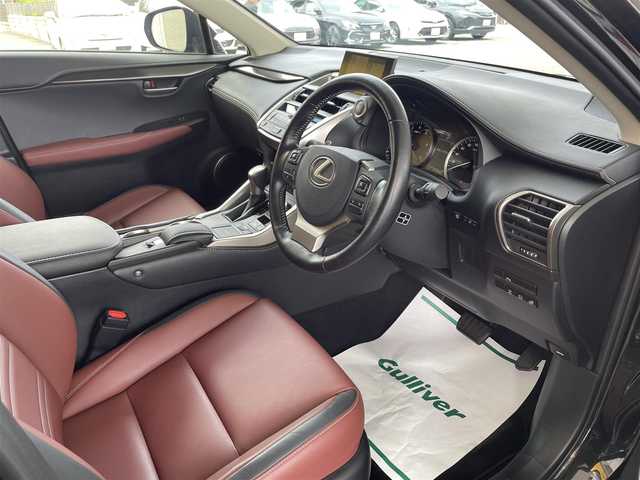 レクサス ＮＸ 200t Iパッケージ 和歌山県 2016(平28)年 1.8万km グラファイトブラックガラスフレーク 純正ナビ（AM/FM/CD/DVD/SD/VTR/AUX/Bluetooth/ワンセグ・フルセグTV）/サンルーフ/レザーシート/シートメモリー/シートヒーター/D/Nパワーシート/ハンドルヒーター/パドルシフト/前後ドラレコ/クルーズコントロール/オートライト/プッシュスタート/ETC/純正マット