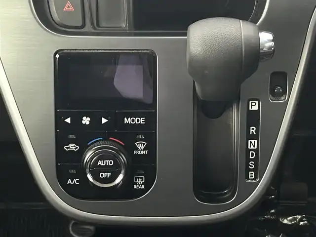 ダイハツ ムーヴ カスタム X SAⅡ 埼玉県 2016(平28)年 9.3万km ホワイトパールマイカ 純正ナビ　ＮＭＺＫ－Ｗ６７Ｄ　フルセグ　ＢＴ　ＵＳＢ　バックカメラ　プッシュスタート　純正ドアバイザー　純正フロアマット　純正１４インチＡＷ　オートライト　電動格納ミラー　ＥＴＣ　スマートキー