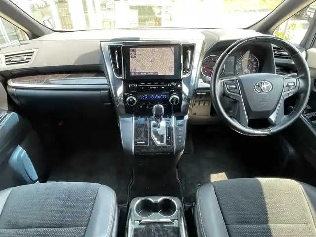 トヨタ アルファード S タイプゴールド 道央・札幌 2021(令3)年 3.8万km ホワイトパールクリスタルシャイン ・４WD/・衝突軽減ブレーキ/・純正ナビ/　CD＆DVD＆BT＆TV/・バックカメラ/・パワーバックドア/・両側パワースライドドア/・ハーフレザーシート/・アイドリングストップ/・レーンキープアシスト/・コーナーセンサー/・レーダークルーズコントロール/・オートエアコン/・オートライト/・デジタルインナーミラー/・ブラインドスポットモニター/・オートリトラミラー/・オートハイビーム/・ビルトインETC/・MT付きAT/・三眼LEDライト/・純正フロアマット/・ウィンカーミラー/・フォグライト/・スペアキー