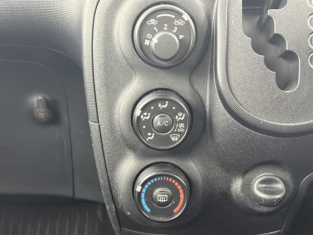 トヨタ ポルテ X 愛知県 2018(平30)年 3.3万km ホワイトパールクリスタルシャイン 禁煙車/7インチSDナビ/(CD/DVD/Bluetooth/フルセグTV）/バックカメラ/衝突軽減ブレーキ/オートマチックハイビーム/レーンキープアシスト/純正ドライブレコーダー/アイドリングストップ/スマートキー/プッシュスタート/片側パワースライドドア/純正フロアマット