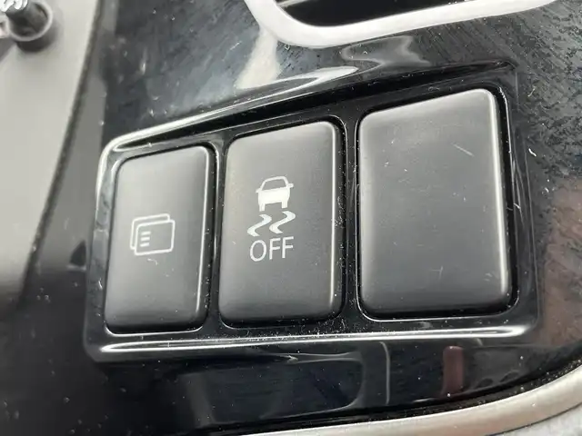 三菱 アウトランダー ＰＨＥＶ G ナビパッケージ 福岡県 2015(平27)年 7.4万km シルキーホワイト 純正7型SDナビ(ワンセグTV/BT/CD/DVD)全方位モニター衝突軽減クルコン電動リアゲートETCシートヒーターステアリングヒーター純正LEDヘットライトフォグランツインモーター４WD純正フロアマットUSB