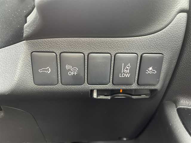 三菱 アウトランダー ＰＨＥＶ G ナビパッケージ 福岡県 2015(平27)年 7.4万km シルキーホワイト 純正7型SDナビ(ワンセグTV/BT/CD/DVD)全方位モニター衝突軽減クルコン電動リアゲートETCシートヒーターステアリングヒーター純正LEDヘットライトフォグランツインモーター４WD純正フロアマットUSB