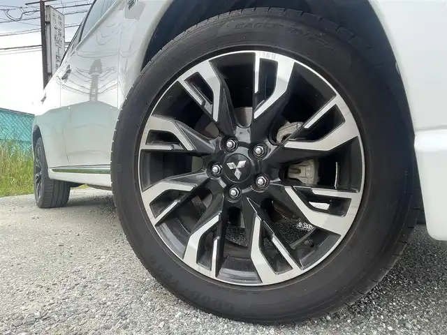 三菱 アウトランダー ＰＨＥＶ G ナビパッケージ 福岡県 2015(平27)年 7.4万km シルキーホワイト 純正7型SDナビ(ワンセグTV/BT/CD/DVD)全方位モニター衝突軽減クルコン電動リアゲートETCシートヒーターステアリングヒーター純正LEDヘットライトフォグランツインモーター４WD純正フロアマットUSB