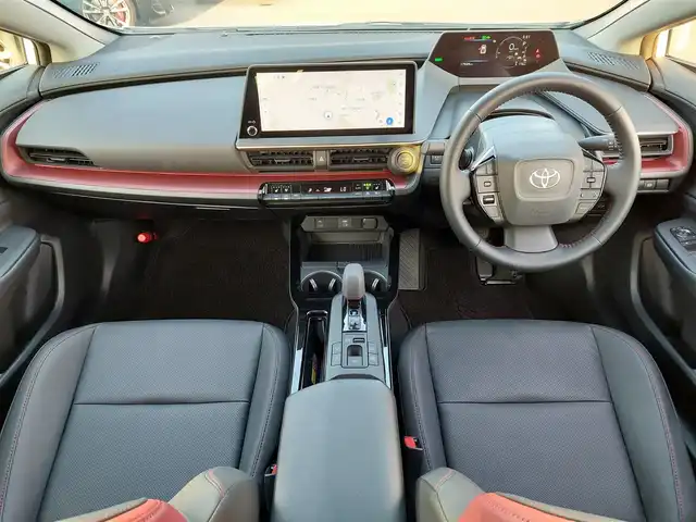 トヨタ プリウス Z 東京都 2023(令5)年 1.8万km プラチナホワイトパールマイカ 純正12.3インチディスプレイオーディオ/パノラミックビューモニター/ビルトインETC2.0/デジタルインナーミラー/ドライブレコーダー/トヨタチームメイト/パーキングサポートブレーキ/AC100V/シートヒーター/ベンチレーションシート/パワーバックドア/ステアリングヒーター/LEDヘッドライト/トヨタセーフティセンス/・プリクラッシュセーフティ/・レーントレーシングアシスト/・レーダークルーズコントロール/・アダプティブハイビームシステム/・ブラインドスポットモニター