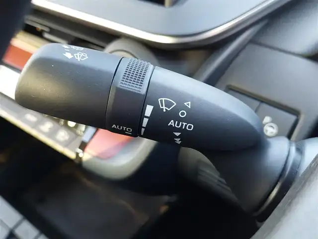 トヨタ プリウス Z 東京都 2023(令5)年 1.8万km プラチナホワイトパールマイカ 純正12.3インチディスプレイオーディオ/パノラミックビューモニター/ビルトインETC2.0/デジタルインナーミラー/ドライブレコーダー/トヨタチームメイト/パーキングサポートブレーキ/AC100V/シートヒーター/ベンチレーションシート/パワーバックドア/ステアリングヒーター/LEDヘッドライト/トヨタセーフティセンス/・プリクラッシュセーフティ/・レーントレーシングアシスト/・レーダークルーズコントロール/・アダプティブハイビームシステム/・ブラインドスポットモニター