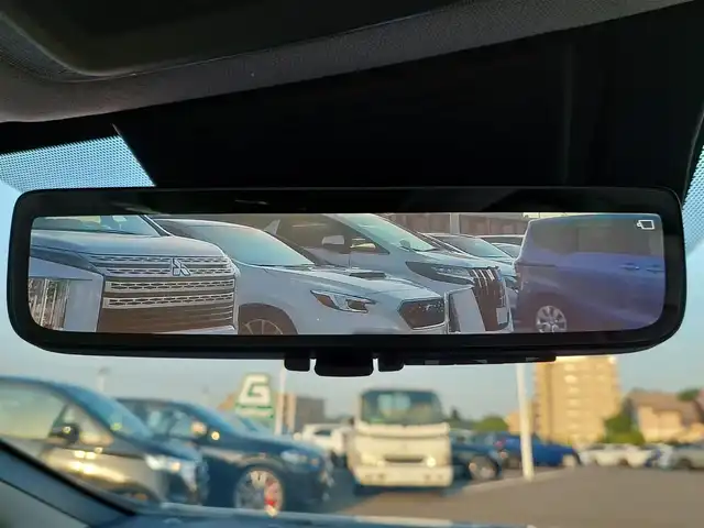 トヨタ プリウス Z 東京都 2023(令5)年 1.8万km プラチナホワイトパールマイカ 純正12.3インチディスプレイオーディオ/パノラミックビューモニター/ビルトインETC2.0/デジタルインナーミラー/ドライブレコーダー/トヨタチームメイト/パーキングサポートブレーキ/AC100V/シートヒーター/ベンチレーションシート/パワーバックドア/ステアリングヒーター/LEDヘッドライト/トヨタセーフティセンス/・プリクラッシュセーフティ/・レーントレーシングアシスト/・レーダークルーズコントロール/・アダプティブハイビームシステム/・ブラインドスポットモニター