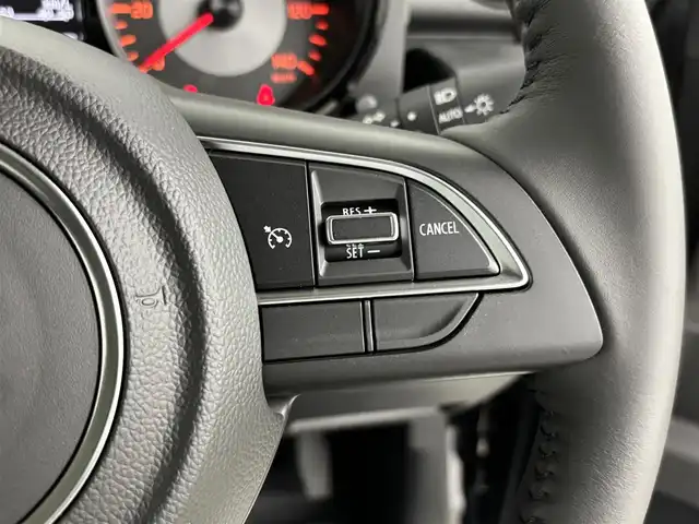 スズキ ジムニー XC 埼玉県 2025(令7)年 0.1万km未満 ブルーイッシュブラックパール3 届出済未使用車　/クルーズコントロール　/コーナーセンサー　/シートヒーター　/スズキセーフティーサポート　/純正フロアマット　/純正ドアバイザー　/ミラー曇り止め　/スペアキー　/純正１６インチアルミホイール
