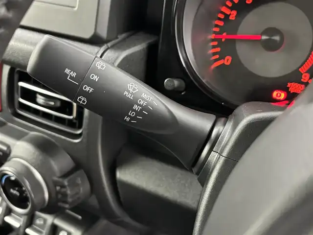 スズキ ジムニー XC 埼玉県 2025(令7)年 0.1万km未満 ブルーイッシュブラックパール3 届出済未使用車　/クルーズコントロール　/コーナーセンサー　/シートヒーター　/スズキセーフティーサポート　/純正フロアマット　/純正ドアバイザー　/ミラー曇り止め　/スペアキー　/純正１６インチアルミホイール