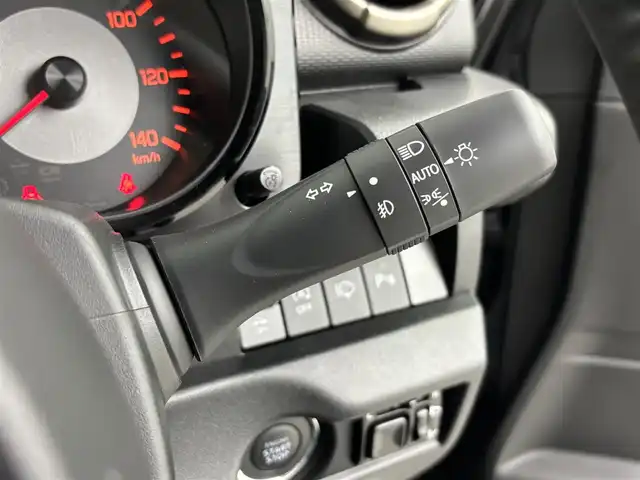スズキ ジムニー XC 埼玉県 2025(令7)年 0.1万km未満 ブルーイッシュブラックパール3 届出済未使用車　/クルーズコントロール　/コーナーセンサー　/シートヒーター　/スズキセーフティーサポート　/純正フロアマット　/純正ドアバイザー　/ミラー曇り止め　/スペアキー　/純正１６インチアルミホイール