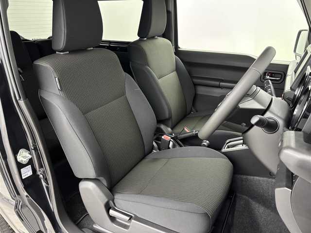 スズキ ジムニー XC 埼玉県 2025(令7)年 0.1千km ブルーイッシュブラックパール3 届出済未使用車　/クルーズコントロール　/コーナーセンサー　/シートヒーター　/スズキセーフティーサポート　/純正フロアマット　/純正ドアバイザー　/ミラー曇り止め　/スペアキー　/純正１６インチアルミホイール