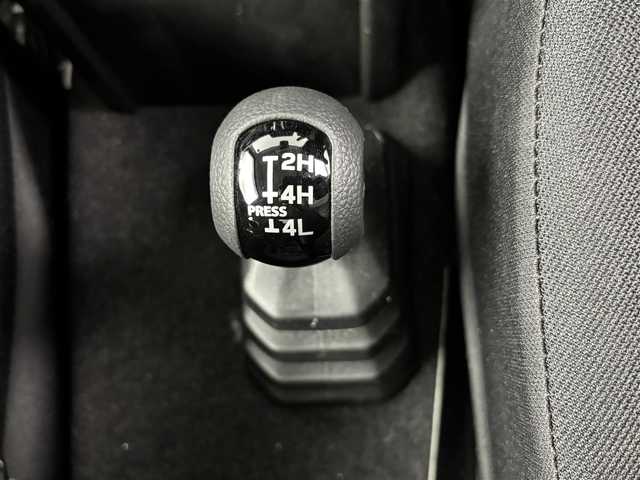 スズキ ジムニー XC 埼玉県 2025(令7)年 0.1千km ブルーイッシュブラックパール3 届出済未使用車　/クルーズコントロール　/コーナーセンサー　/シートヒーター　/スズキセーフティーサポート　/純正フロアマット　/純正ドアバイザー　/ミラー曇り止め　/スペアキー　/純正１６インチアルミホイール